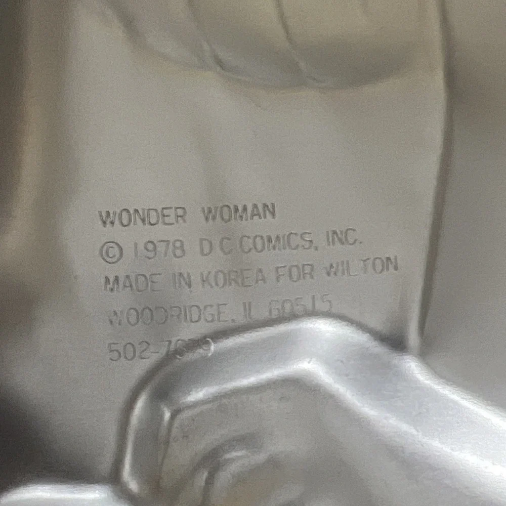 Vintage Wilton Wonder Women 1978 Retired DC Comics Birthday Cake Pan‎ Mold